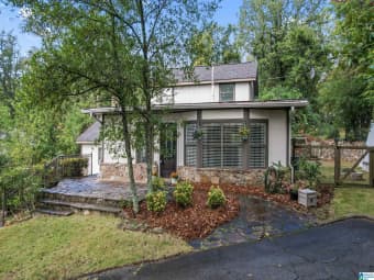 1524 Holly Rd, Hoover, AL, 35226