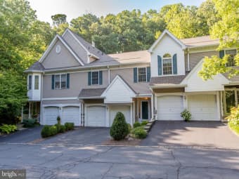 2 Rock Creek Woods Dr, Lambertville, NJ, 08530