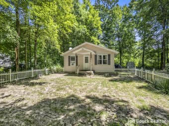 898 South Woodside Drive, White Cloud, MI, 49349