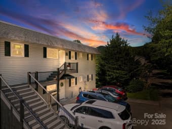 263 Fairway Ln, Spruce Pine, NC, 28777