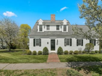 54 Pleasant St, Hingham, MA, 02043