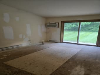 1/1 Cornfield Point, Woodstock, CT, 06281