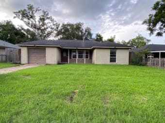 913 Meadowlane St, Angleton, TX, 77515