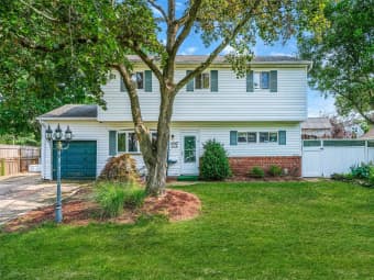 3 Woods Lane, Centereach, NY, 11720
