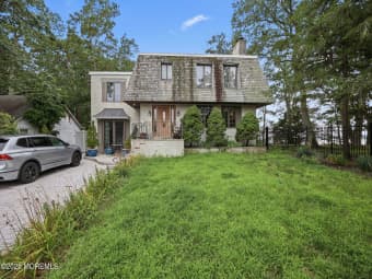 10 West Riverside Drive, Ocean County, NJ, 08723
