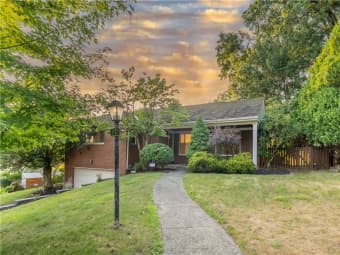 1727 Holly Lane, Mount Lebanon, PA, 15216