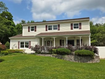 18 Laura Court, Nesconset, NY, 11767
