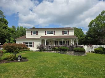 18 Laura Court, Nesconset, NY, 11767