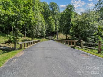 9 Wormy Chestnut Road, Burnsville, NC, 28714