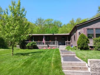 137 North Brook Street, Windham County, CT, 06247