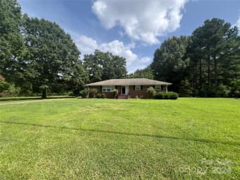 8105 Douglas Drive, Charlotte, NC, 28217