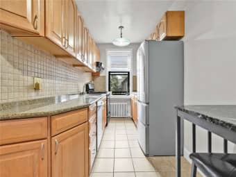 2/21-40 78th St, New York, NY, 11370