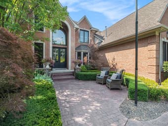 4943 Parkgate Drive, Commerce Township, MI, 48382