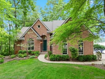 3241 Governors Lane, Commerce Township, MI, 48390