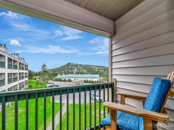 3303A/301 Pinnacle Inn Road