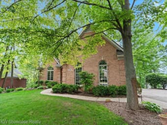 3241 Governors Lane, Commerce Township, MI, 48390