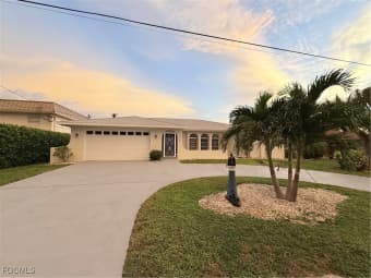 814 Victoria Drive, Cape Coral, FL, 33904
