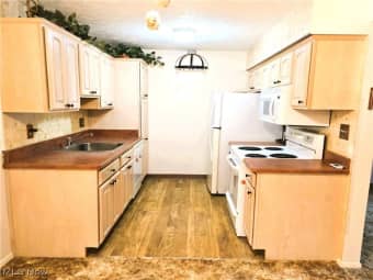 203/16480 Heather Lane, Middleburg Heights, OH, 44130