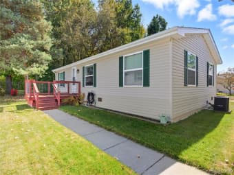 11331 North Lake Drive, Lake Fenton, MI, 48430
