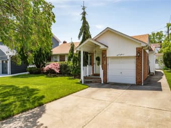 745 Willow Road, Franklin Square, NY, 11010