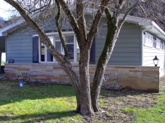 100 St Charles Street, Nelsonville, OH, 45764