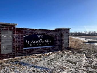 17 Weatherby Lane