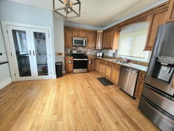 6 Pond St, Norfolk County, MA, 02322