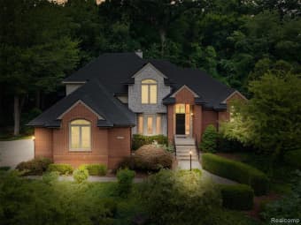 260 Forest Crest Drive, Commerce Township, MI, 48390