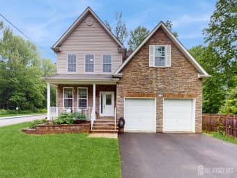 612 Magnolia Rd, Middlesex County, NJ, 08902