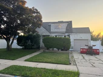 36 Cinque Dr, South Farmingdale, NY, 11735
