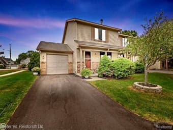 9/249 Wind Way Drive, Walled Lake, MI, 48390