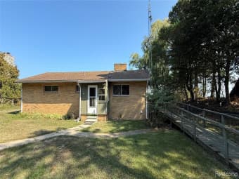 8340 Lakeshore Road, Burtchville Township, MI, 48059