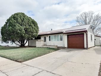 706 15th Avenue West, Williston, ND, 58801