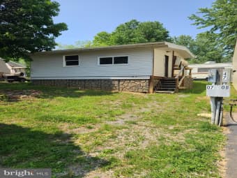3247 Vineyard Rd, Falling Waters, WV, 25419