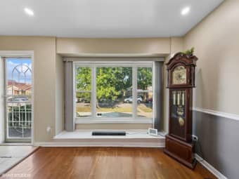 9542 S Prairie Ave, Chicago, IL, 60628