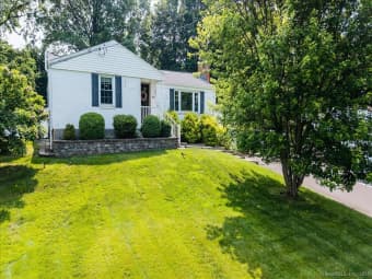 60 Davenport Rd, West Hartford, CT, 06110