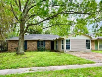 13932 Rampart Court, Village St. George, LA, 70810