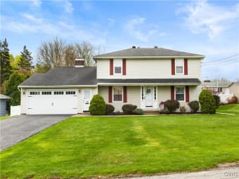 15 Indian Mound Dr, Whitesboro, NY, 13492