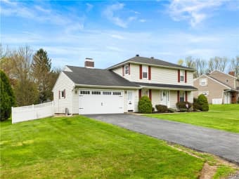 15 Indian Mound Dr, Whitesboro, NY, 13492