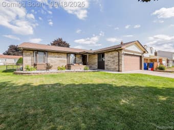 29202 Nottingham Circle West, Warren, MI, 48092