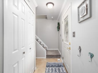 3319 Regency Dr, Lake Orion, MI, 48359