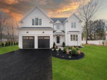 2 Sawmill Brook Lane, Upton, MA, 01568