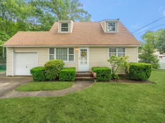 89 Rustic Road, Centereach, NY, 11720