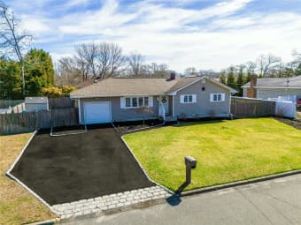 31 Forest Ave, Port Jefferson Station, NY, 11776
