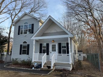 4 Phoenix Avenue, Mount Sinai, NY, 11776