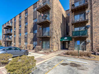 106/8894 Knight Avenue, Des Plaines, IL, 60016