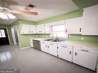 22 Laurel Dr, Valley, AL, 36854