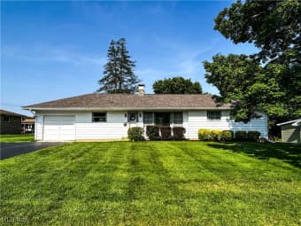 2858 Crestway Drive, North Zanesville, OH, 43701