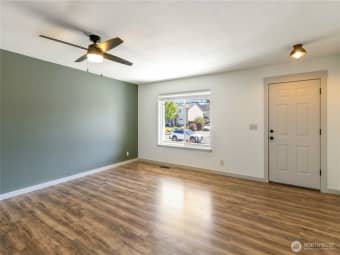 1870 Island Dr, Longview, WA, 98632