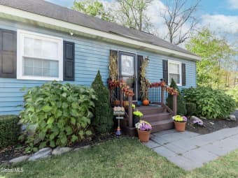 6 Barker Street, Colonie, NY, 12205